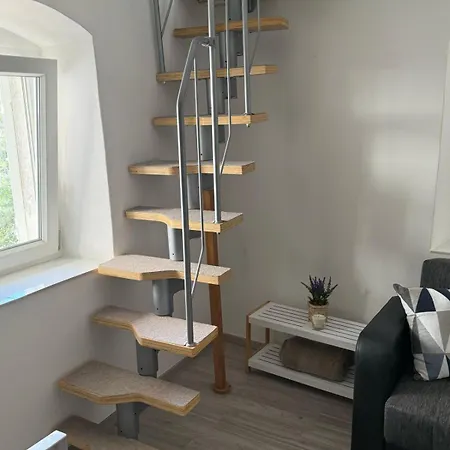 Minihouse *
