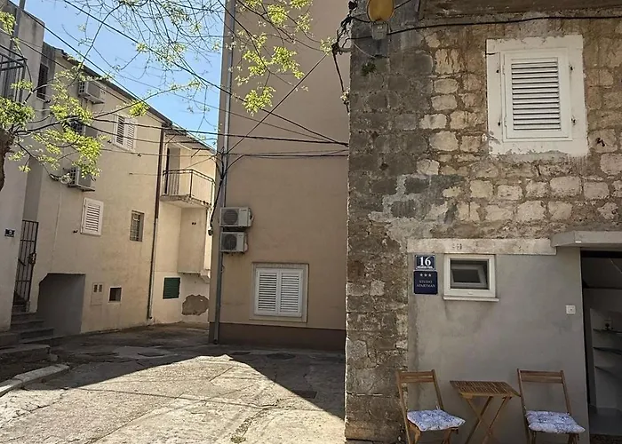 Minihouse *