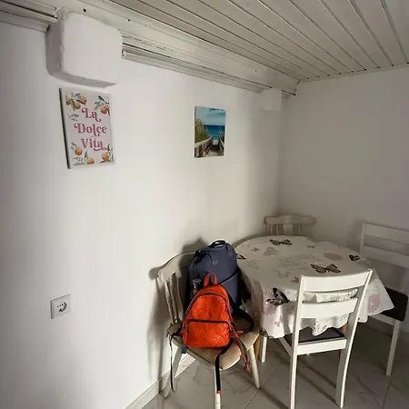 Minihouse * Kastela