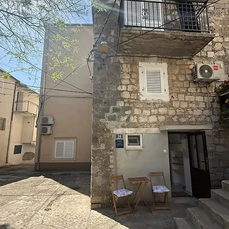 Casa de Férias Minihouse Kaštela