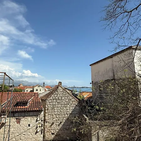 Minihouse * Kastela